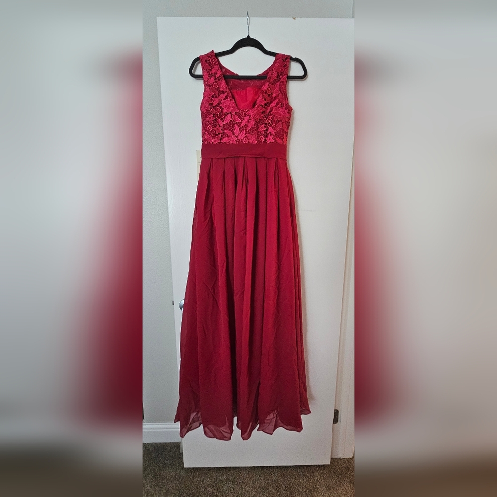 Red Dress - Picture 2 of 9